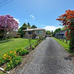 Holiday home 3 Bedroom By The Reserve, Rotorua
